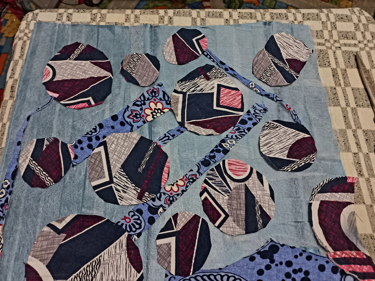 Фото автора статьи @Лана-Мастерица, коврик в технике "пицца"