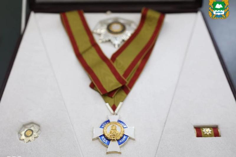 Патриарх Всея Руси Кирилл наградил празднующего юбилей курганского губернатора орденом