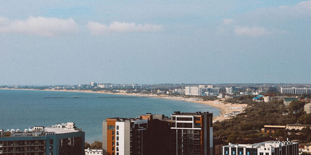 Названы цены на летний отдых в отелях с системой «все включено» на юге России и в Абхазии