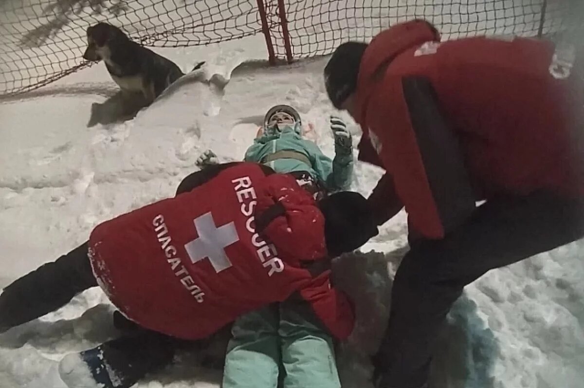    В Абзаково разыскивают лыжника, который на скорости снес девушку на трассе