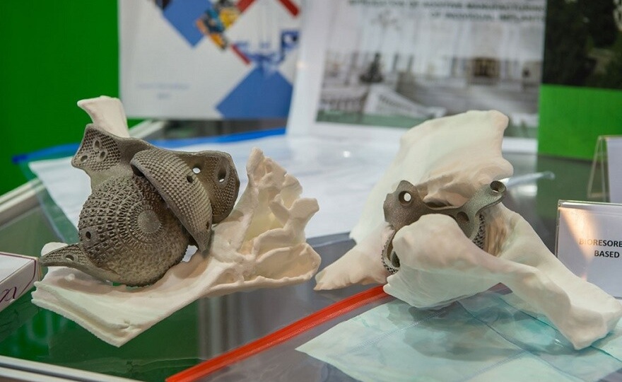 Специалисты СПбПУ разработали программу для 3D-печати биметаллических эндопротезов