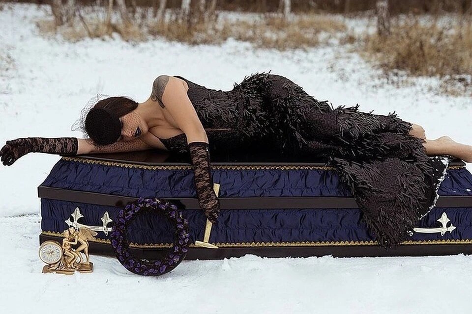 Девушка с детства мечтала попасть в ритуальный бизнес Фото: Екатерина Костылева
