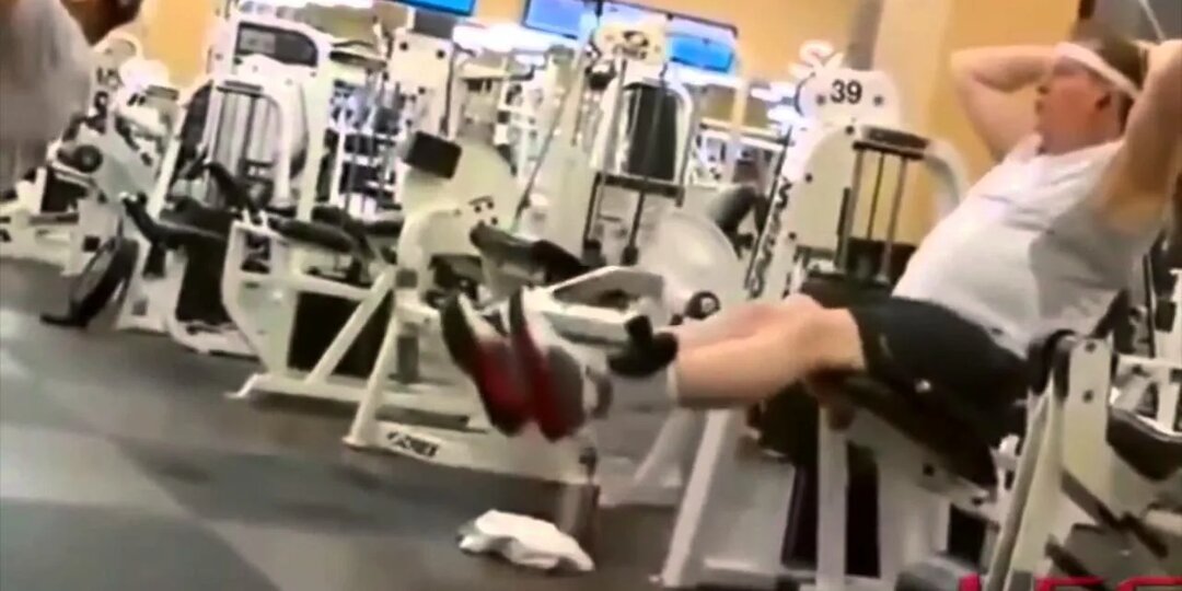 Клиенты тренируют друг друга в фитнес-клубе или спортивном центре — как запретить им это делать (советы владельцам и управляющим).