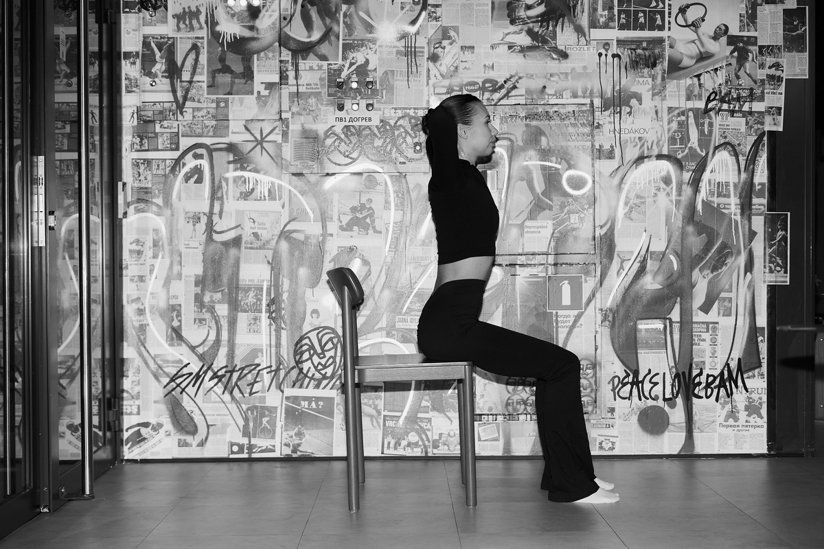    Какие упражнения для бодрости можно сделать во время обеденного перерыва? Показывает эксперт (фото 2)