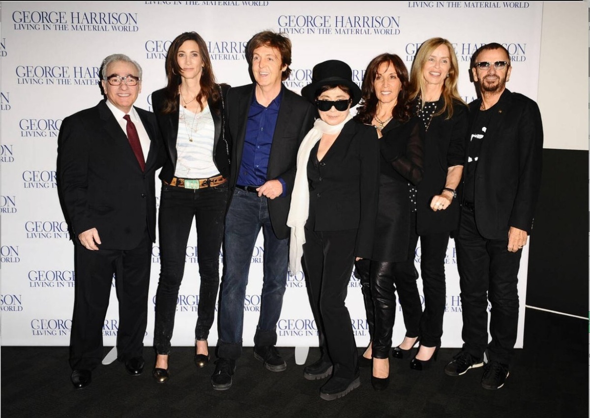 Мартин Скорсезе, Нэнси Шевелл, сэр Пол МакКартни, Йоко Оно, Оливия Харрисон, Барбара Бах и Ринго Старр прибывают на показ фильма «Джордж Харрисон: Жизнь в материальном мире» в Британском институте кино в Лондоне. 2 октября 2011 года. Фото: Джоэл Райан.