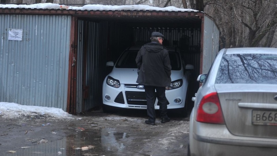 В Таганроге нетрезвый мужчина угнал чужую открытую машину, чтобы доехать до дома