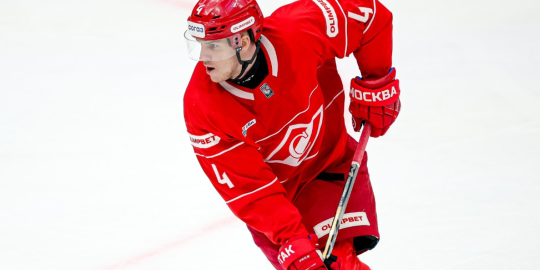 Американца из «Спартака» впервые признали лучшим защитником недели в КХЛ