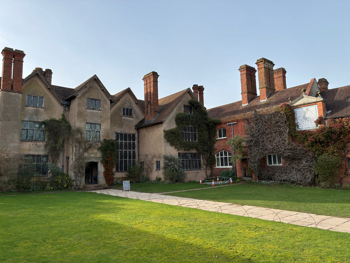 Внутренний двор поместья Паквуд-хаус (Packwood House). Фото из личного архива