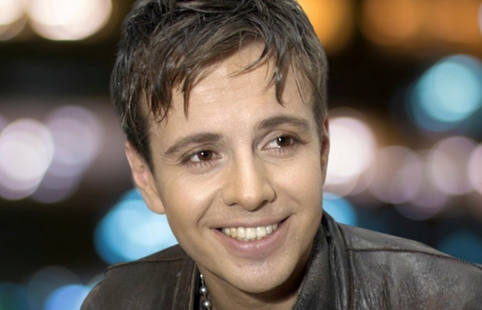 Восхождение к славе начал ещё в школе.