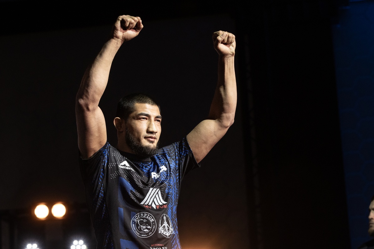     Искандар Мамадалиев