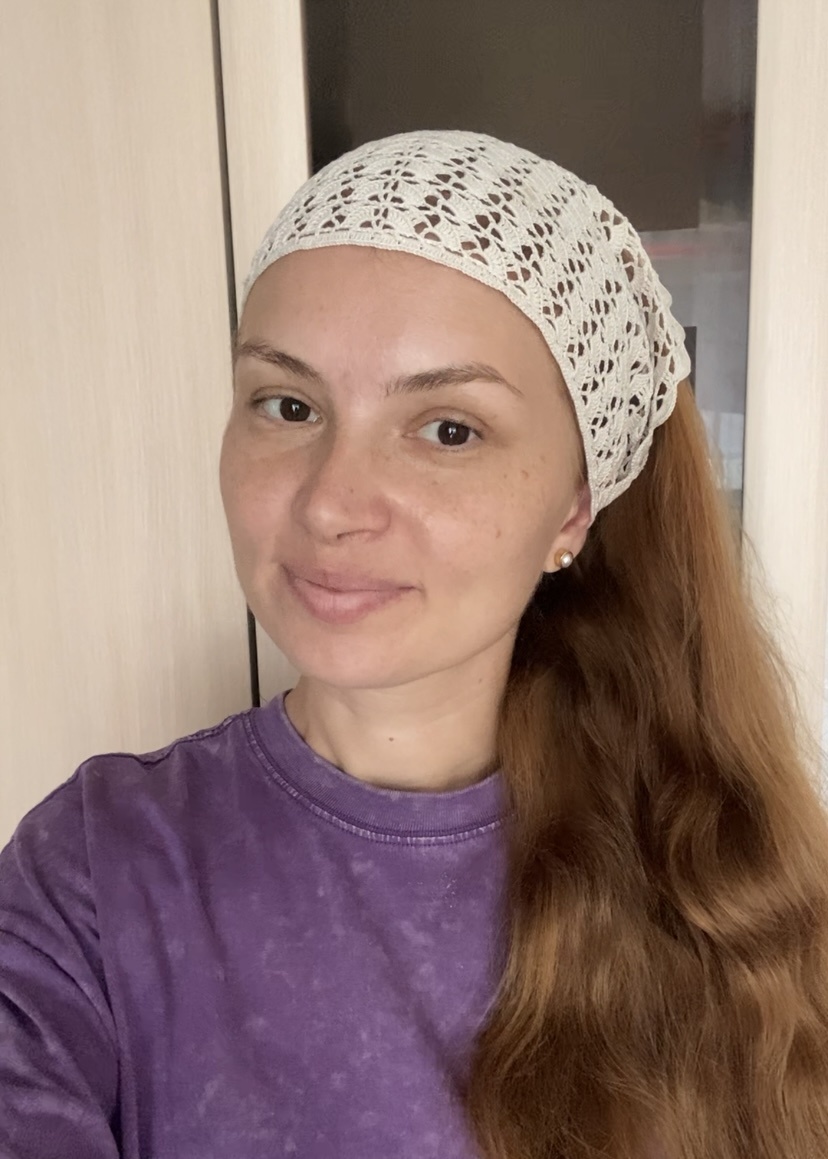 Такую косынку связала крючком в прошлом году