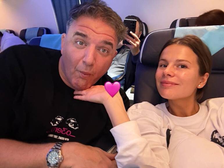    Максим Виторган и Анна Короткова на борту лайнераСоцсети Анны Коротковой