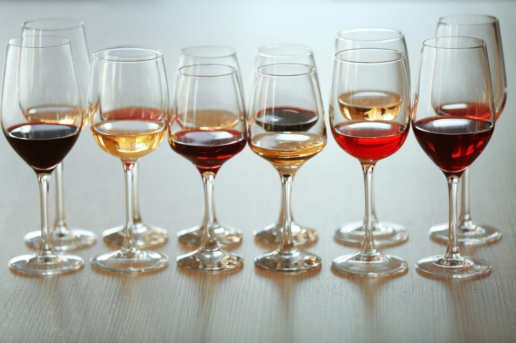 Форма бокала может изменить восприятие вкуса любого вина
