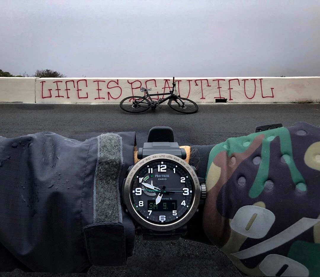 Casio PRW-6600Y-1E на запястье — надежный помощник в путешествии. С таким девайсом легче почувствовать, что жизнь прекрасна 