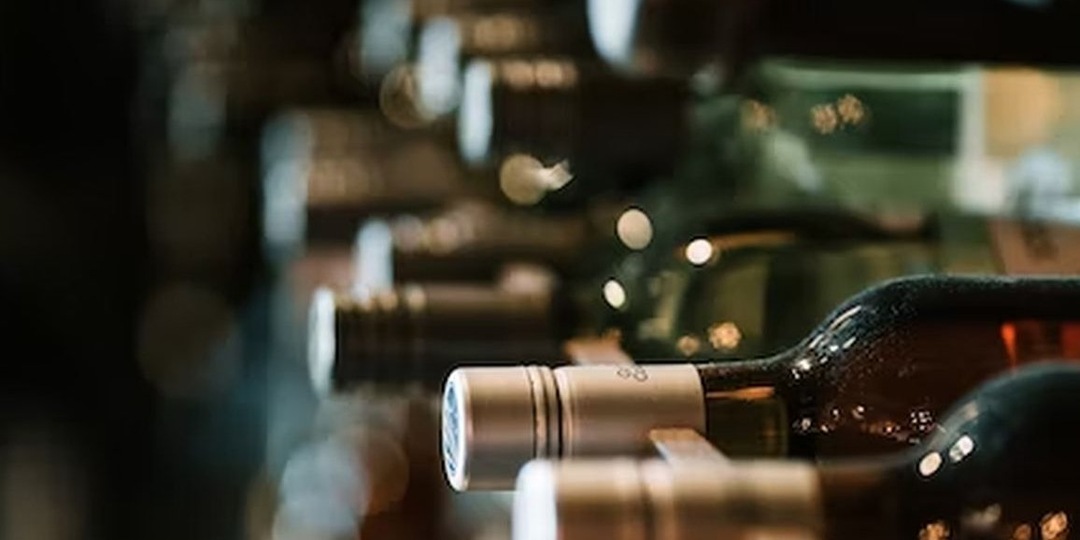 Врач-диетолог рассказал, в каком случае полезны вино и пиво