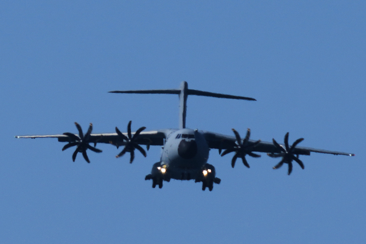    Военный самолет США