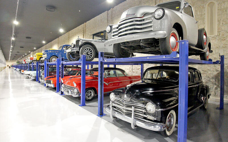 Экспозиция кажется вообще бесконечной, и это недалеко от истины!