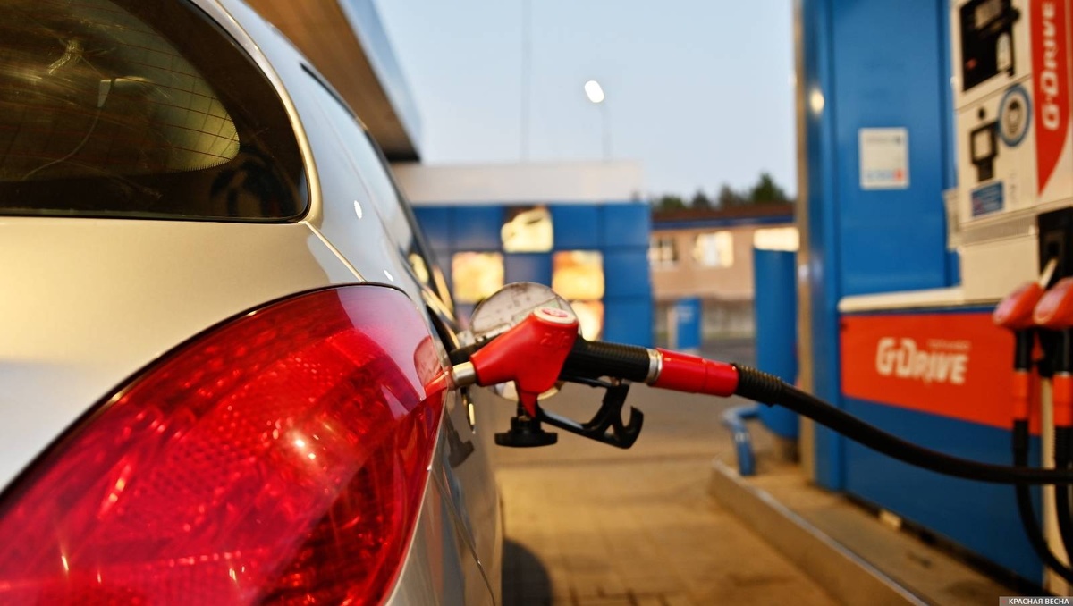     Бензин    
Иван Лазебный © ИА Красная Весна