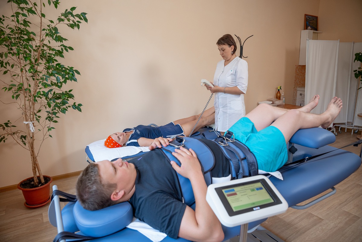 Современная физиотерапия — это не про сложные слова, а про более точное и комфортное восстановление.