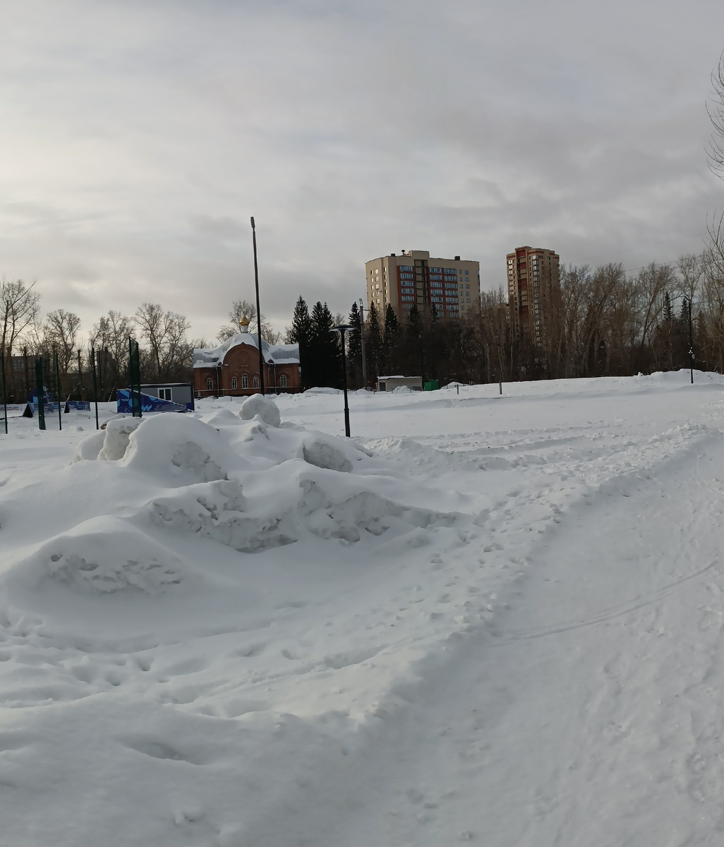 Где-то на просторах моего города. Фотография автора, март 2026 года. 