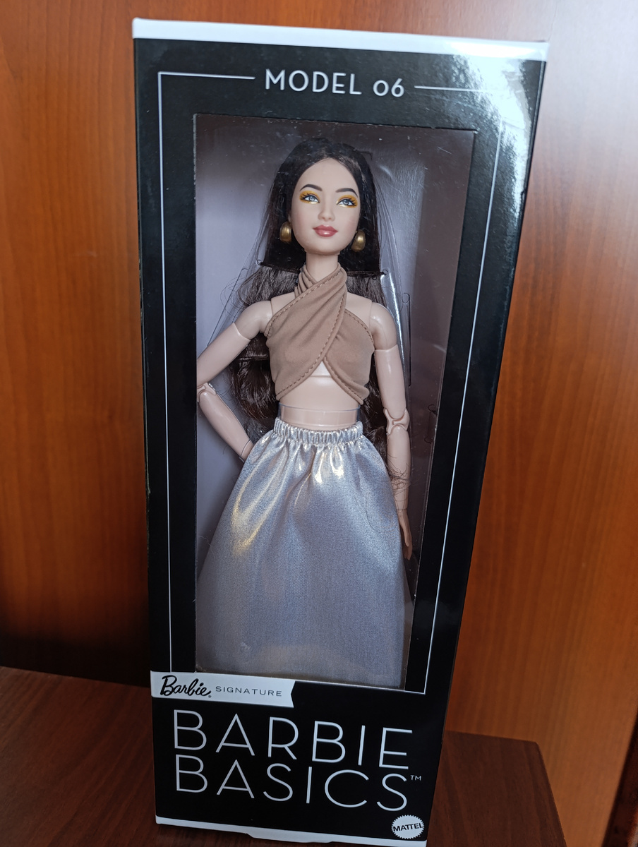 Типаж конечно совсем,  не мой, НО....не знаю, захотелось с ней поиграть