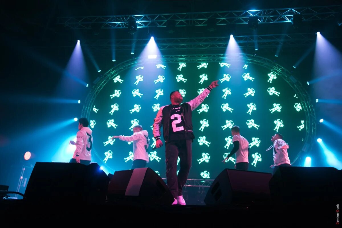    Жуков ответил на критику Губина, спев про свою «профнепригодность»