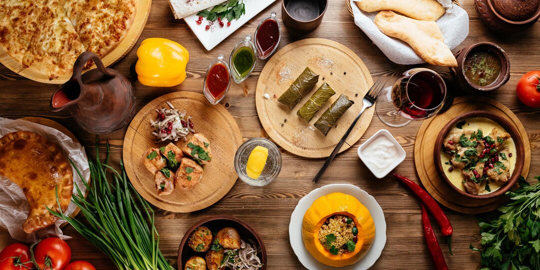 Армения: 15 блюд, которые туристы едят со слезами на глазах - и везут рецепты домой