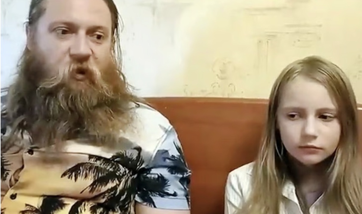 Алиса Теплякова с папой 