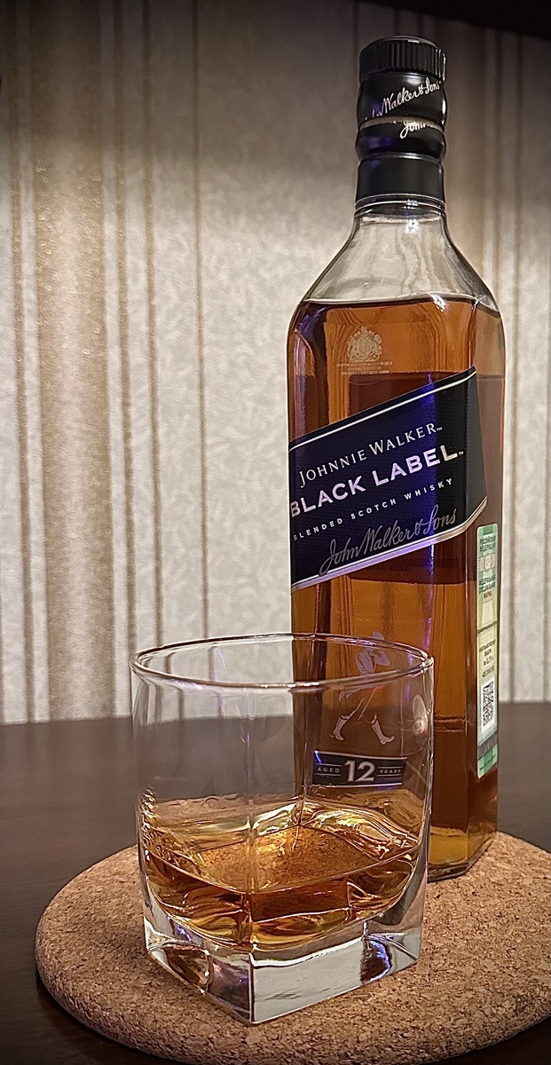 Покупал я свой вариант в сети Алкотека, цена 2500 р.