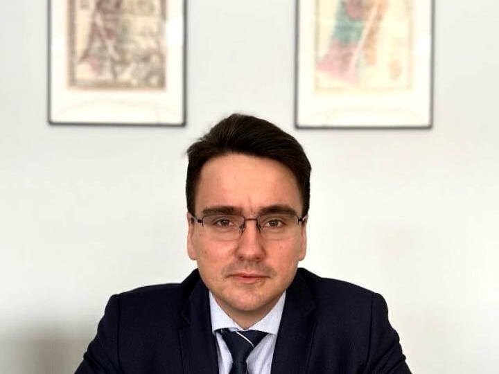 На своей орбите