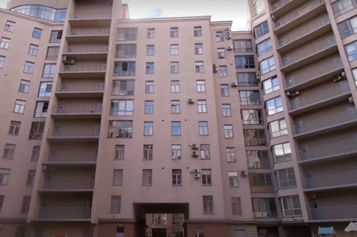    Мать выпавшего из окна в Петербурге ребёнка впервые вышла на связь