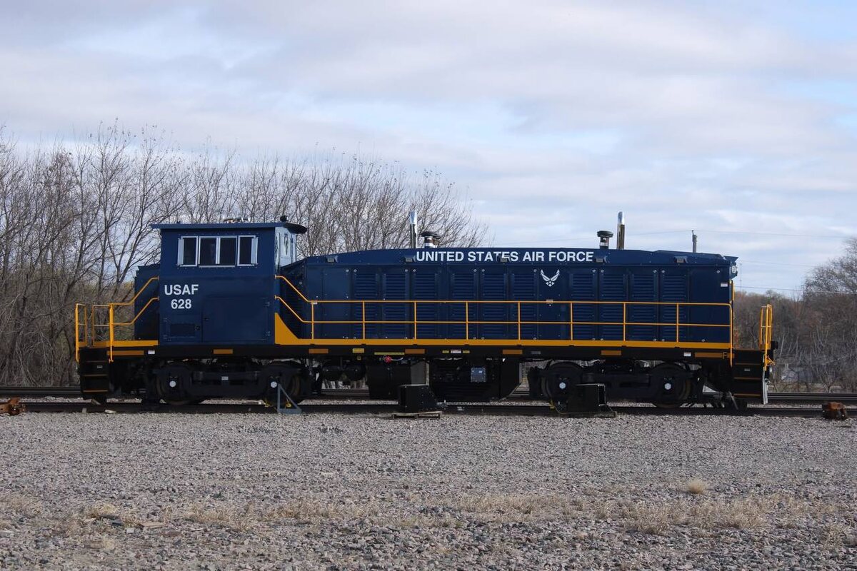 Четырехосный локомотив SWR18 для ВВС США от Integral dx. Источник: Ryan DC/Minnesota Railroads