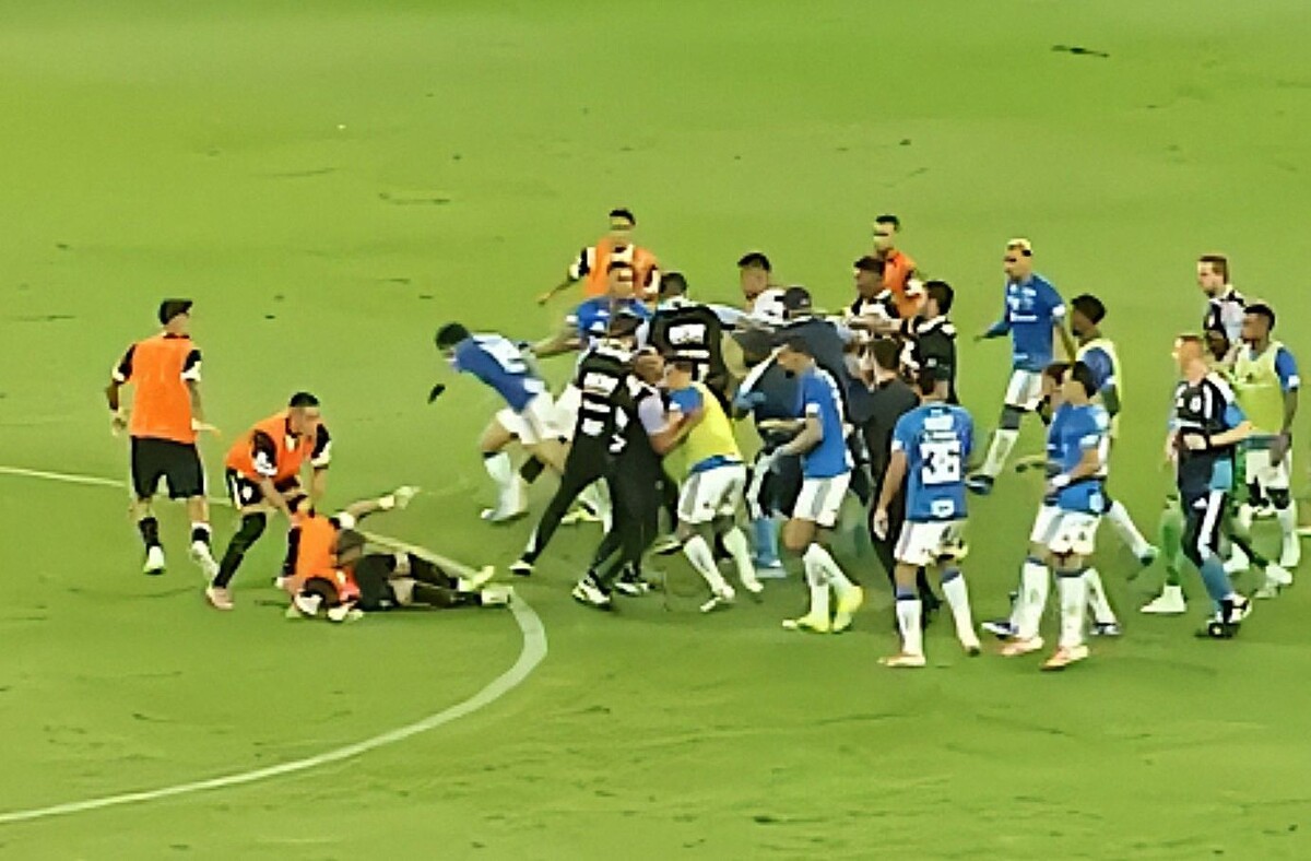     / Источник: Кадр из видео