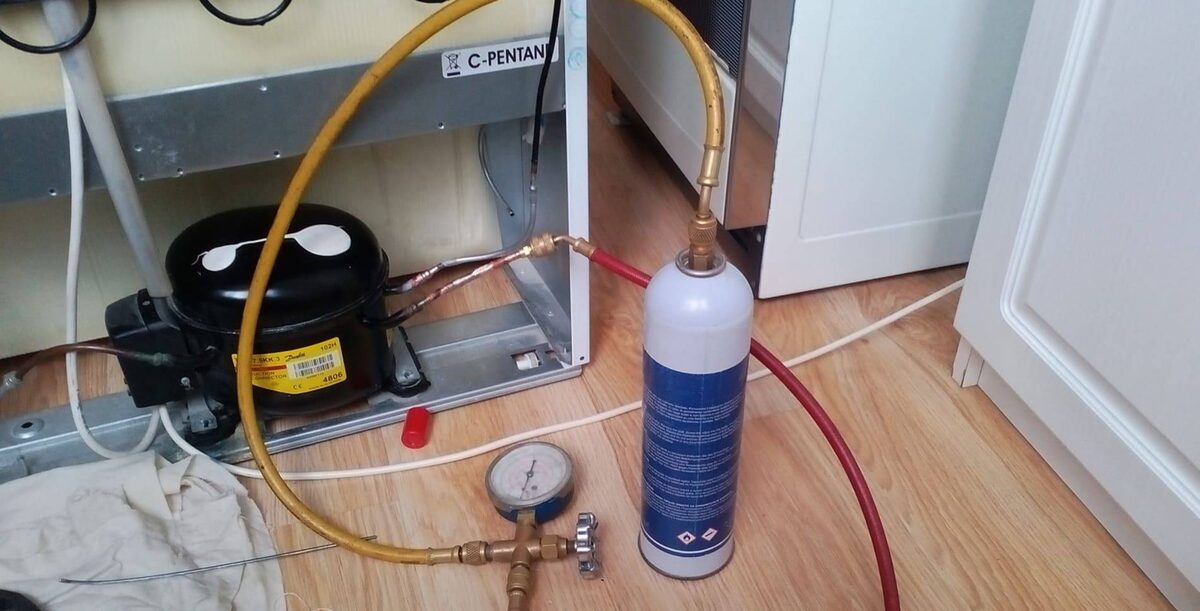 Заправка холодильника хладагентом/фреоном