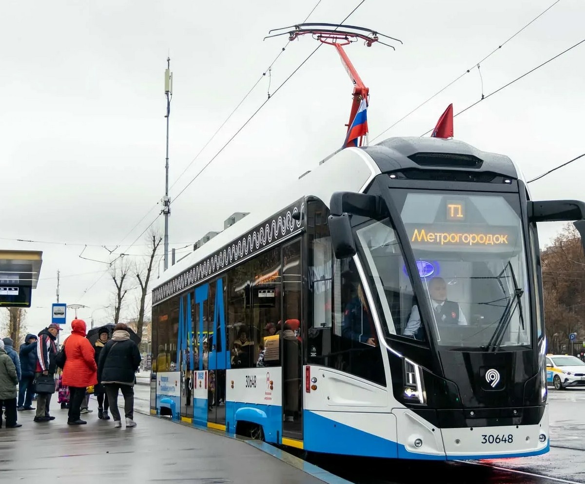 Трамвай Львенок на диаметре Т1.