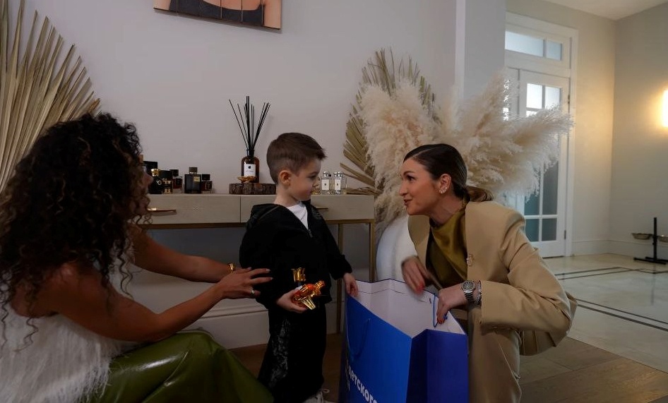 кадр из интервью Павла Прилучного у Лауры Джугелии