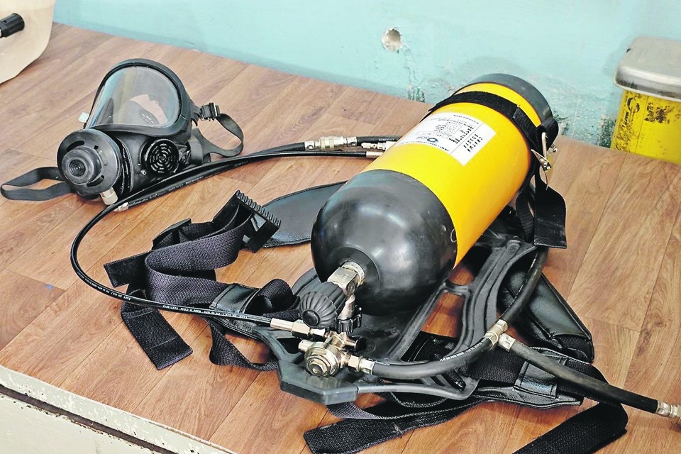    На «Озоне» делают аппараты искусственной вентиляции легких ГС-10, воздушные аппараты АВИМ, металлокомпозитные кислородные баллоны и шахтные самоспасатели. Константин КНЯЗЕВ