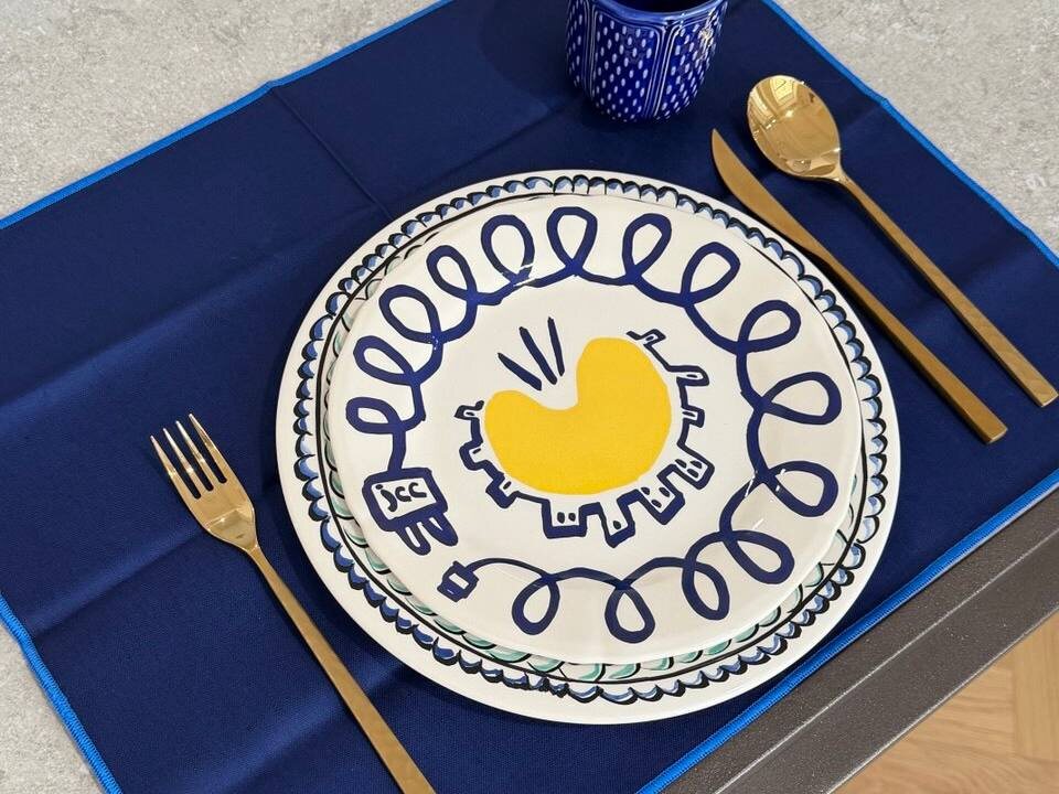 Салфетки от Degrenne https://salonhomedecor.ru/catalog/servirovka/tekstil/salfetki_i_koltsa_dlya_salfetok_1/