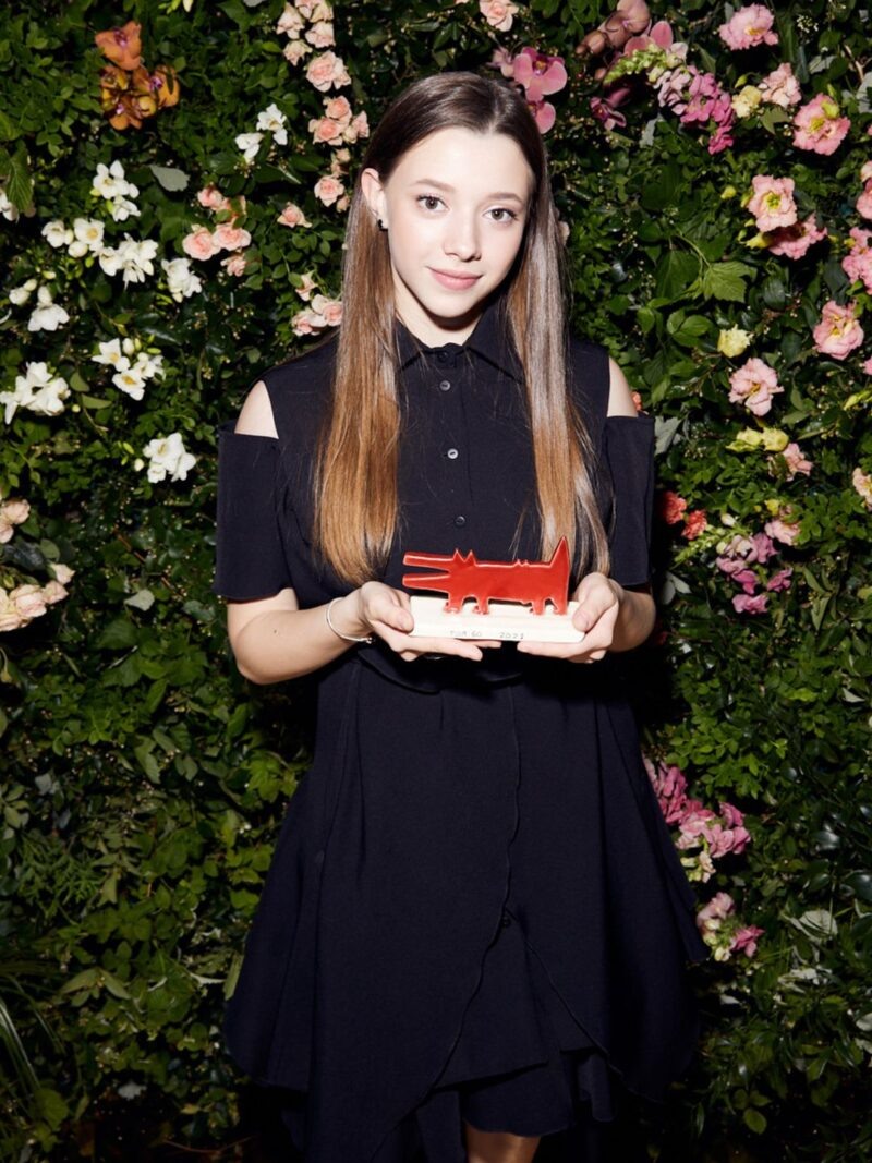    Юная Полина Гухман, чья фильмография насчитывает более 40 проектов.