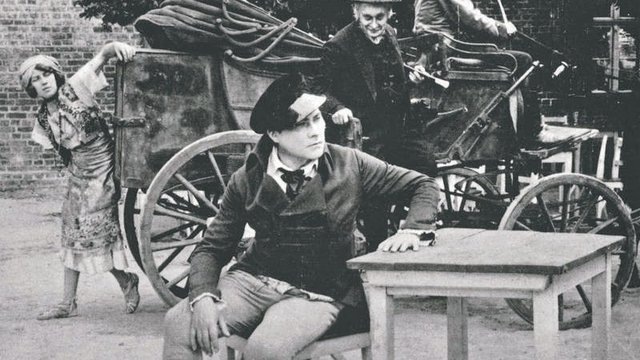 Кадр из фильма «Пражский студент» (нем. Der Student von Prag) — художественный фильм 1913 года. Режиссёры: Стеллан Рюэ, Пауль Вегенер.