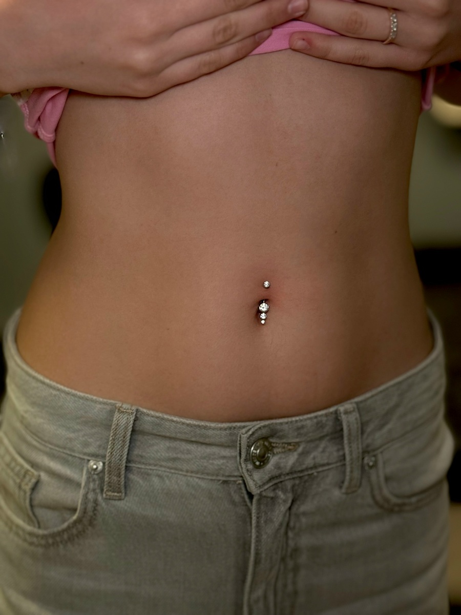 Пирсинг пупка в Москве