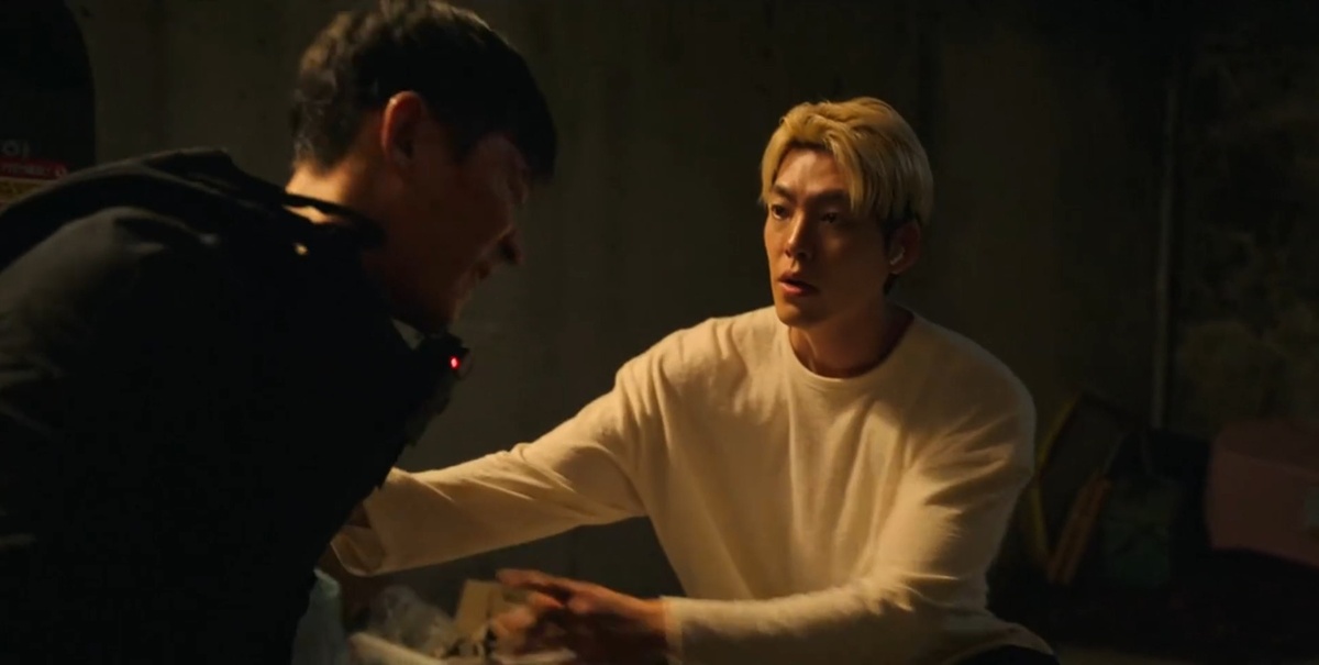 кадр из фильма «Коп с чёрным поясом» (2024)