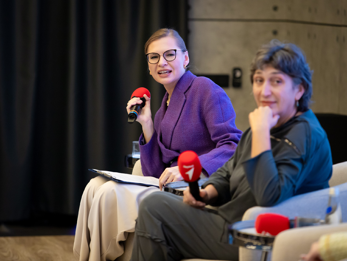 Ольга Сосина и Елена Ласкавая на конференции ГОВОРИ