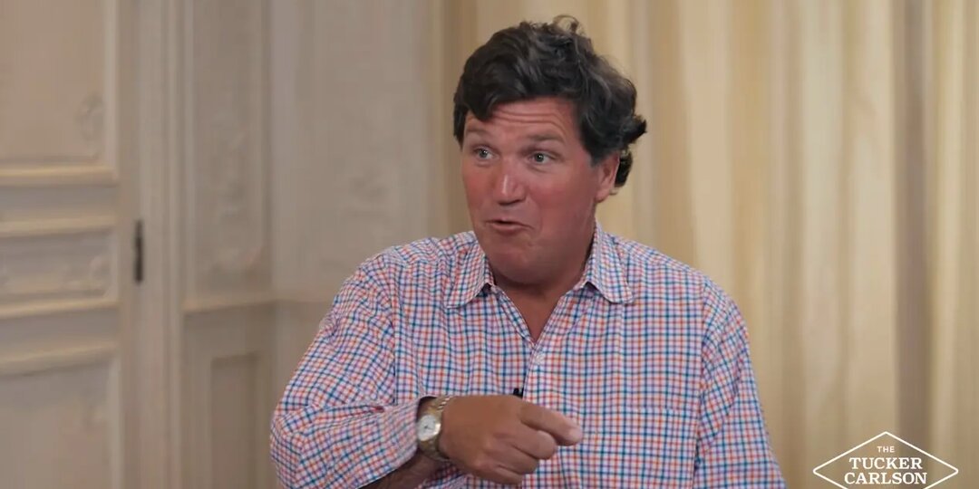 Журналист Такер Карлсон призвал молиться за спасение мира