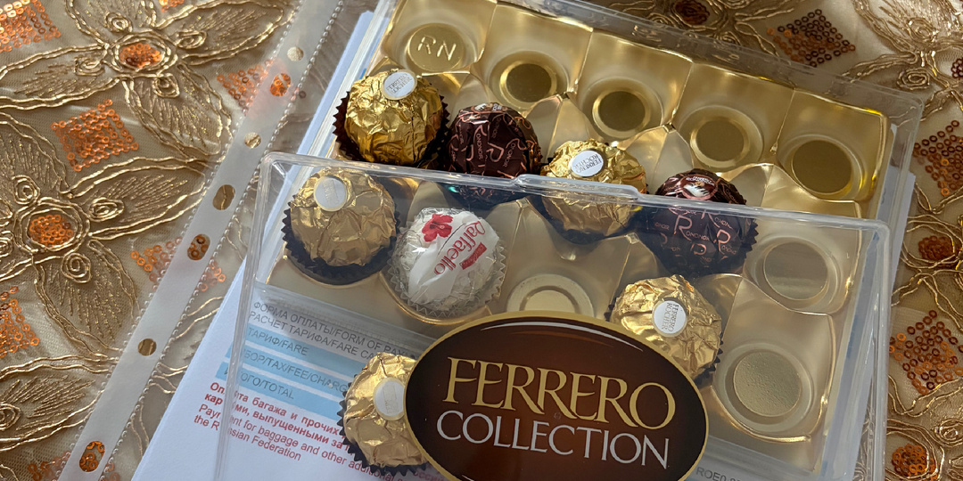 Сегодня праздник у девчат.