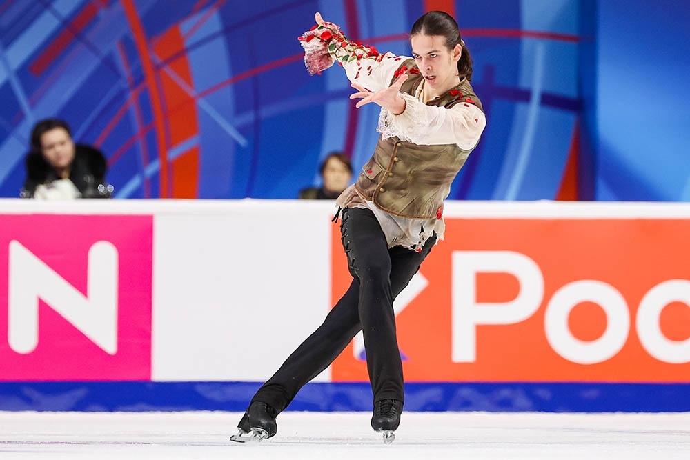    Костюм Петра Гуменника к программе "Парфюмер" занял третье место по итогам голосования читателей Vogue Italia. / Донат Сорокин / ТАСС