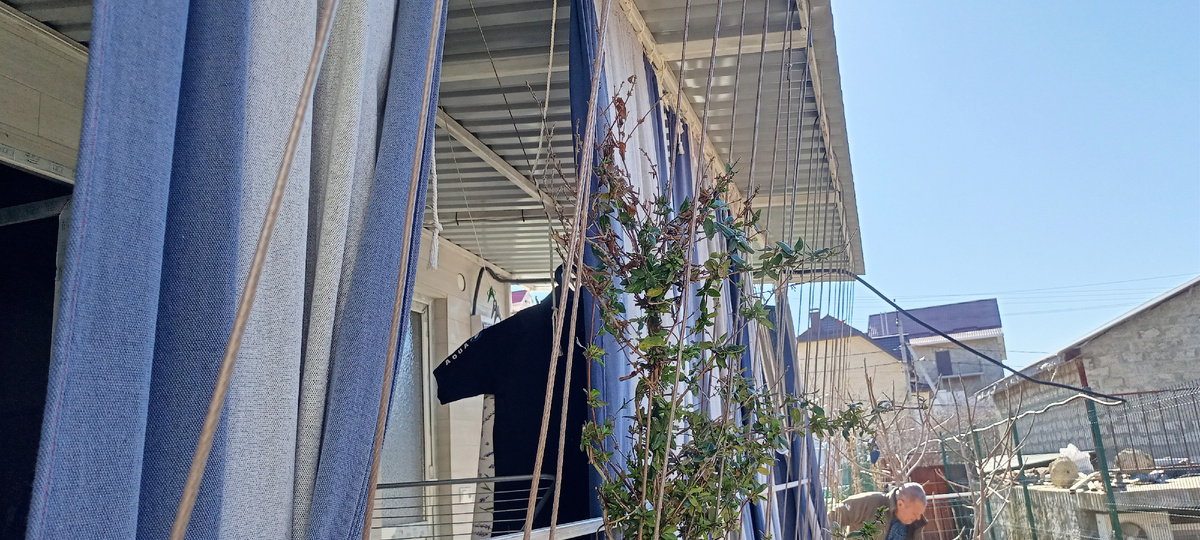 Трос на веранде 