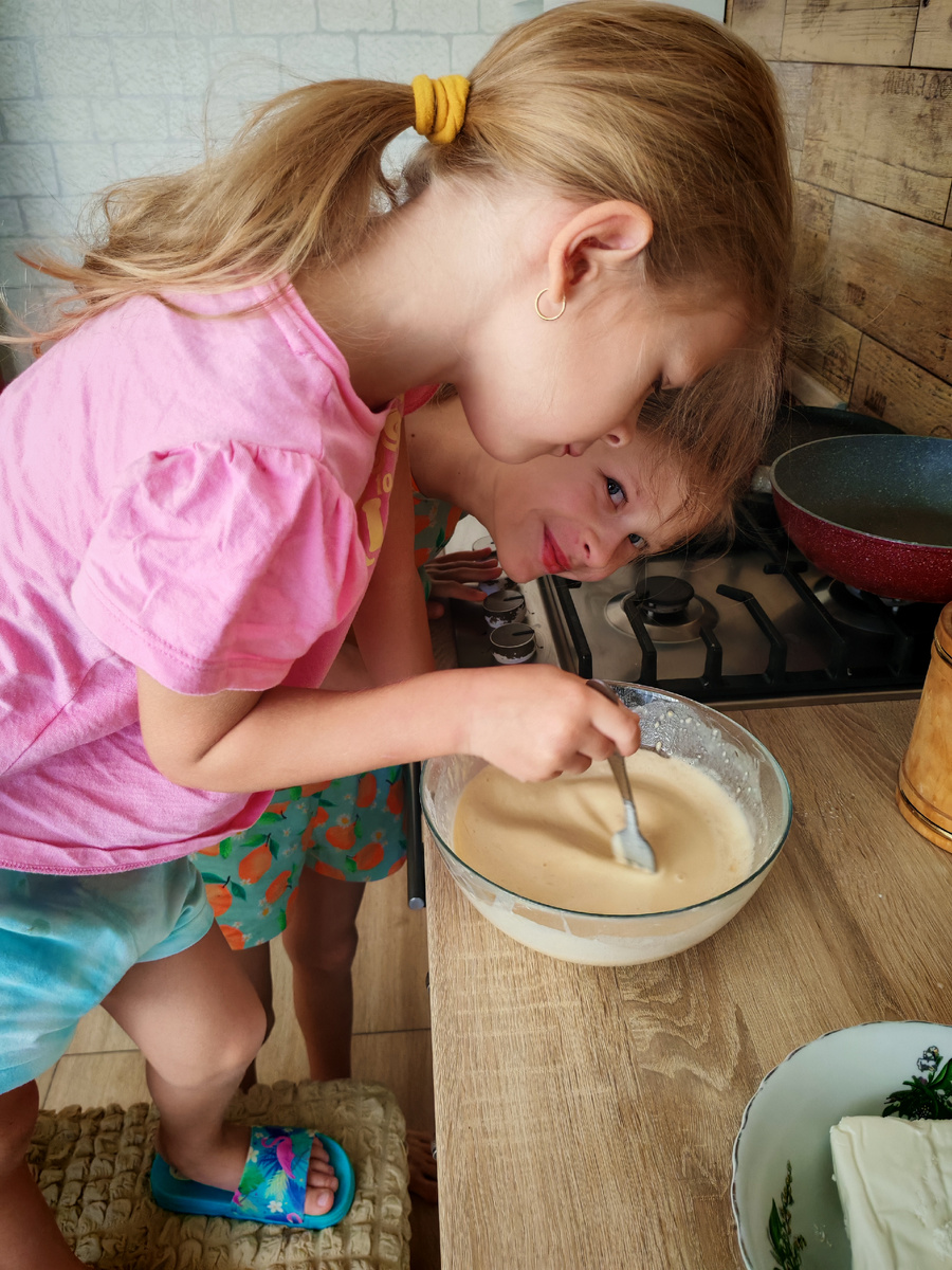 Сами изъявили желание помогать.
