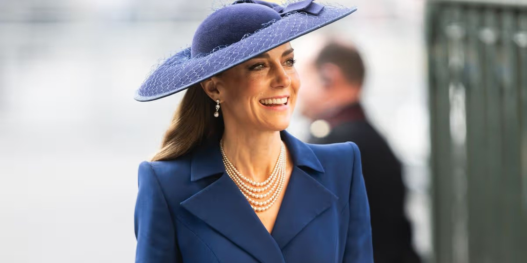 Кейт, принцесса Уэльская показала себя профессионалом, проигнорировав крики протестующих