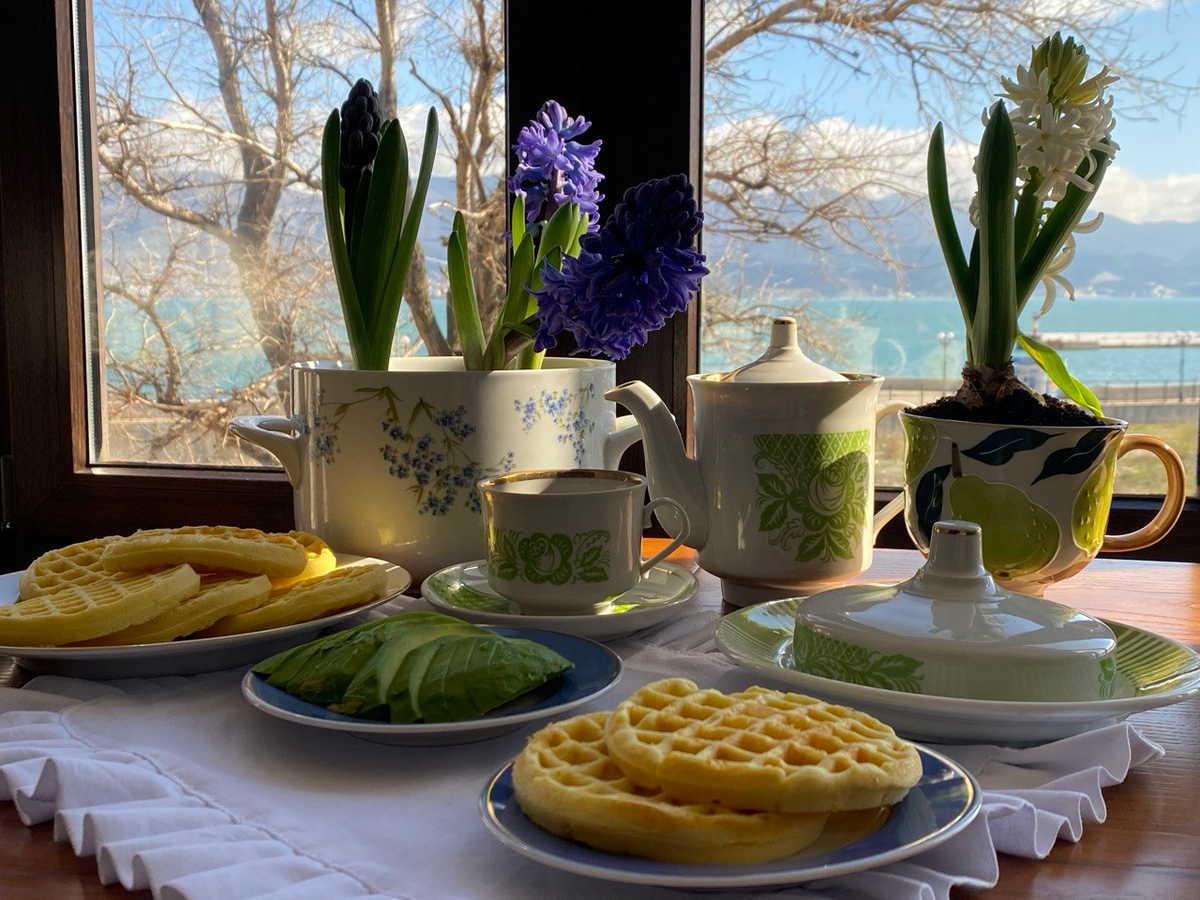 Достала свою весеннюю посуду